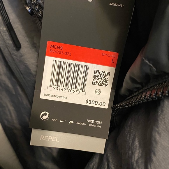 Nike Down filled hooded fishtail parka BV4751-021 - Picture 8 of 15